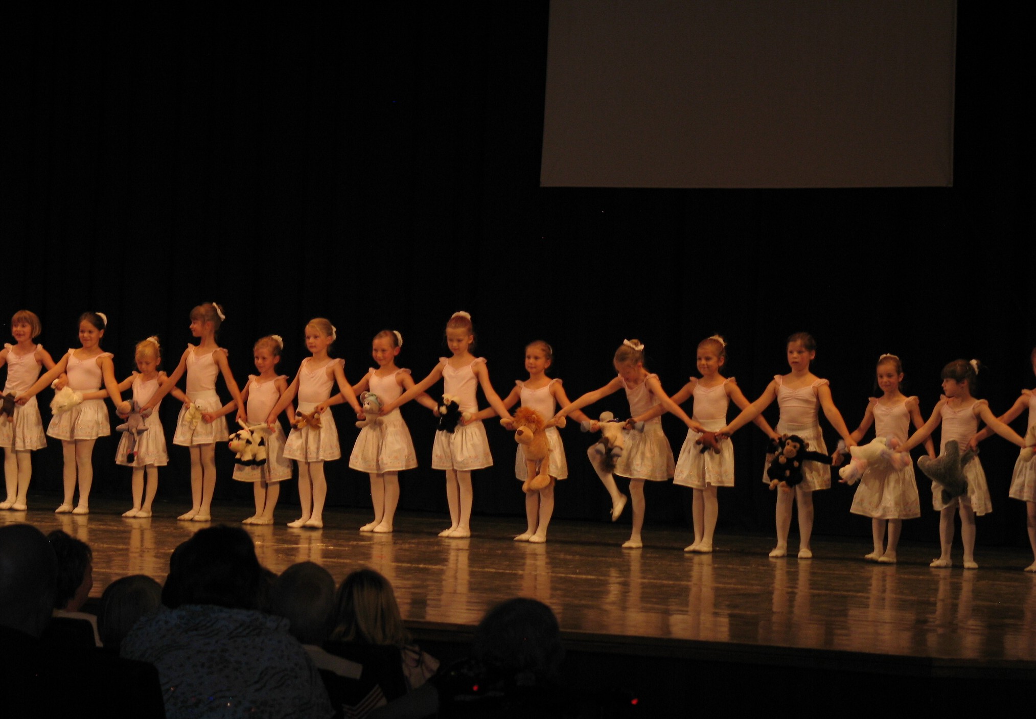Schuljahresgala 2009: Frhlicher Kindertanz